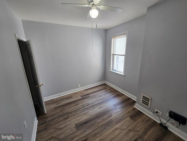 Building Photo - 4420 Fleming St