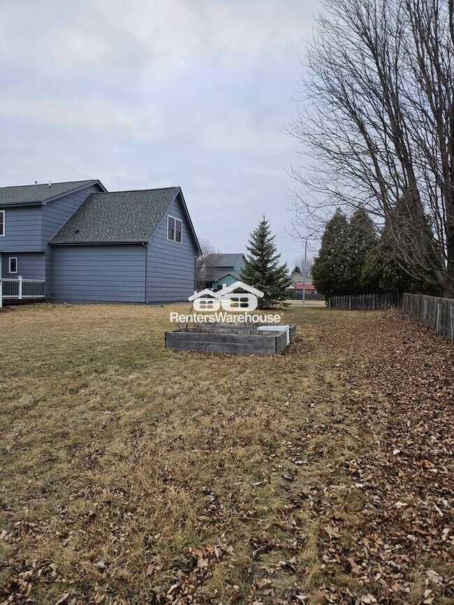 Building Photo - Ankeny 2 Story Available Soon!