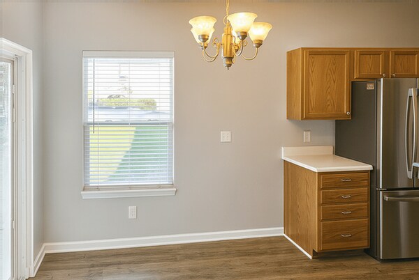 Building Photo - 635 Grove Cir