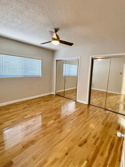 Building Photo - 2488 Beachwood Dr