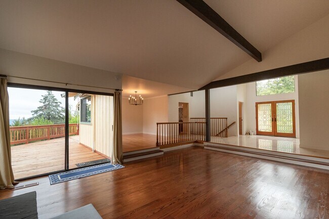 Building Photo - Los Gatos Mountain Living at its Best! Gated 1 Acre lot! Spacious 5 bedroom House! Pool!