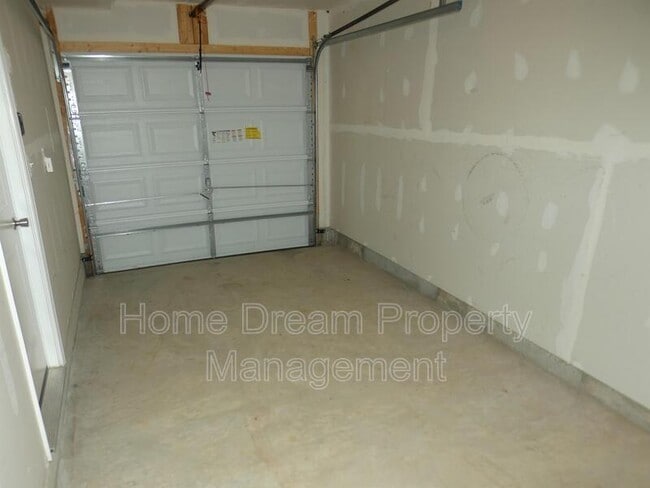 Building Photo - 6304 Crittenden Ln