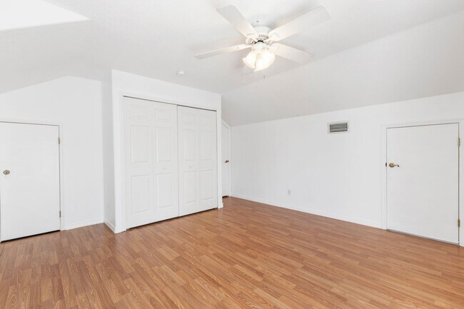 Building Photo - Charming Renovated 4BR/3BA Single Family Home