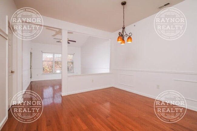 Building Photo - 508 S Person St