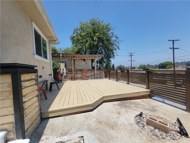 Building Photo - 2511 Florentina Ave