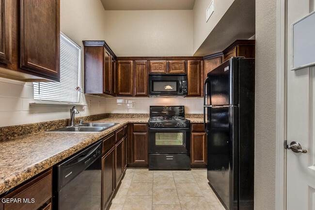 Building Photo - 7048 Copper Town Dr