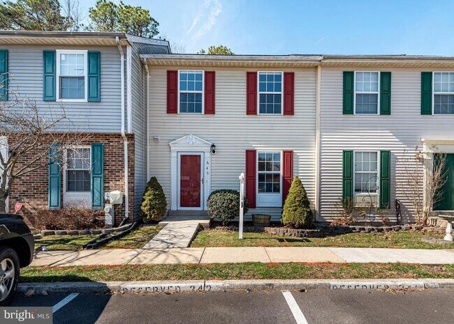 Building Photo - 645 Realm Ct W