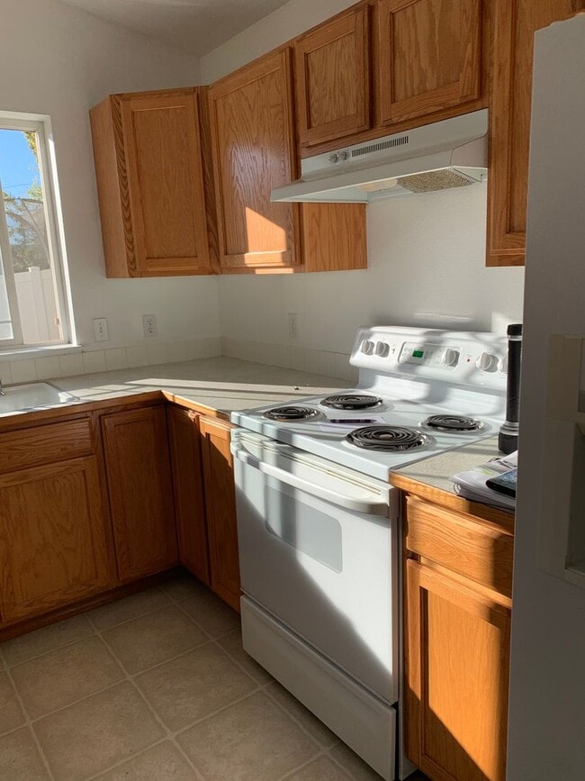 Building Photo - Charming Single-Level Rancher – 2 Bed, 2 Bath