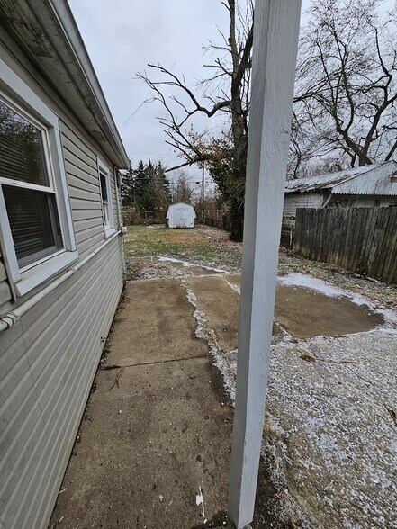 Building Photo - 9137 Hibben Ave