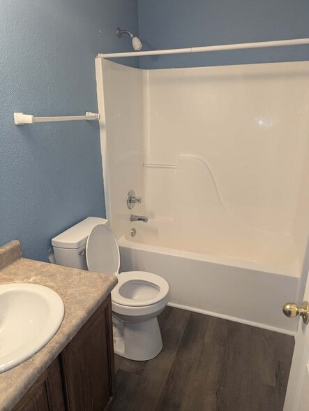 2nd Full Bath - 11531 Planewood Ct