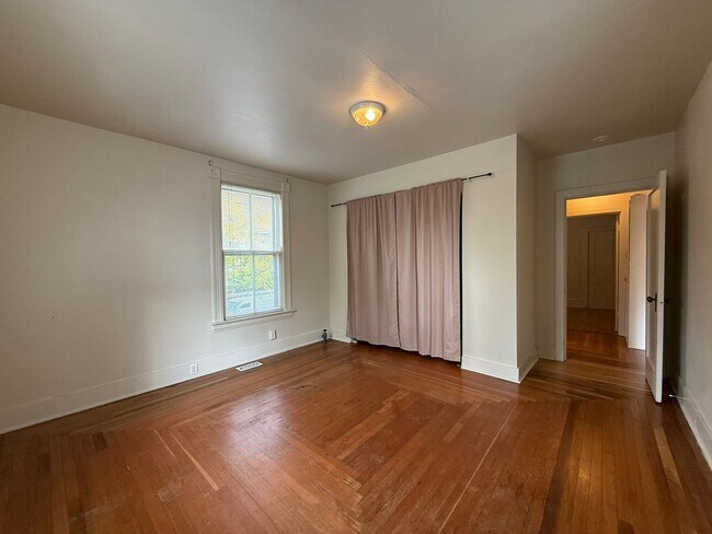 Building Photo - 5770 26th Ave NE
