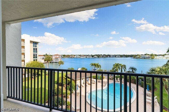 Building Photo - 3500 Gulf Shore Blvd N