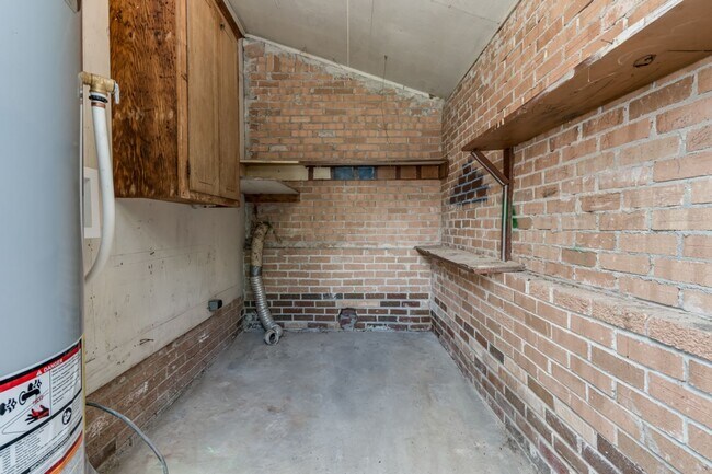 Building Photo - Spacious Home with Modern Comfort in 29223