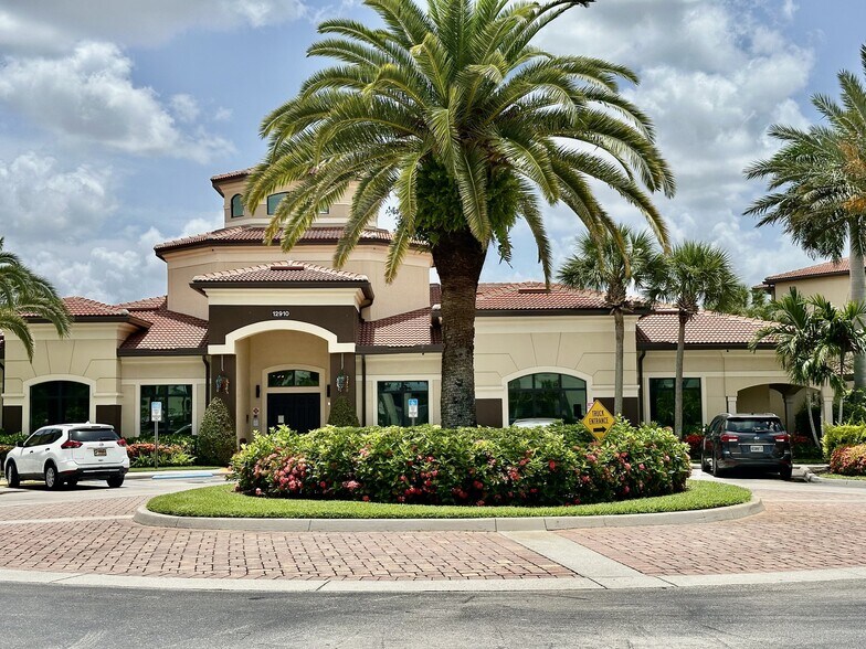 Building Photo - 12935 Violino Ln
