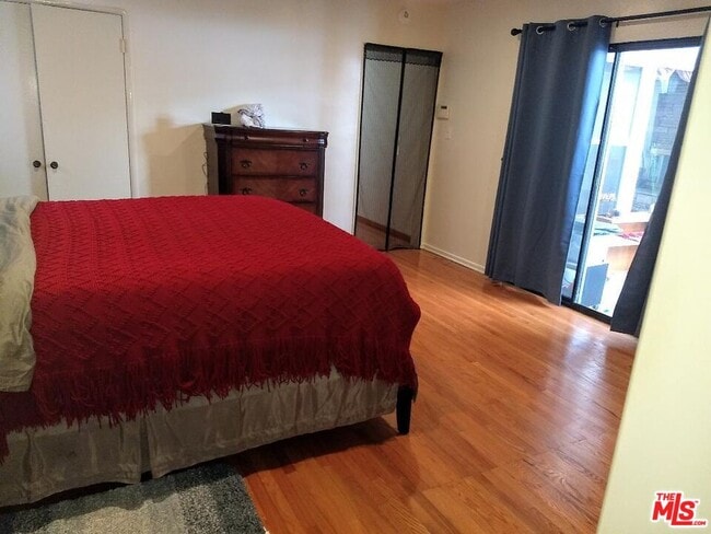 Building Photo - 7720 Cowan Ave