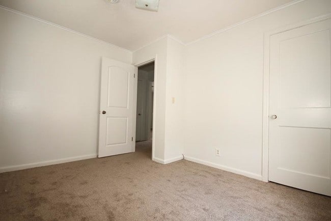 Building Photo - 324 W Home St