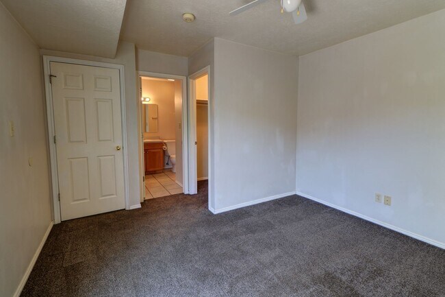 Building Photo - 1273 N 550 W