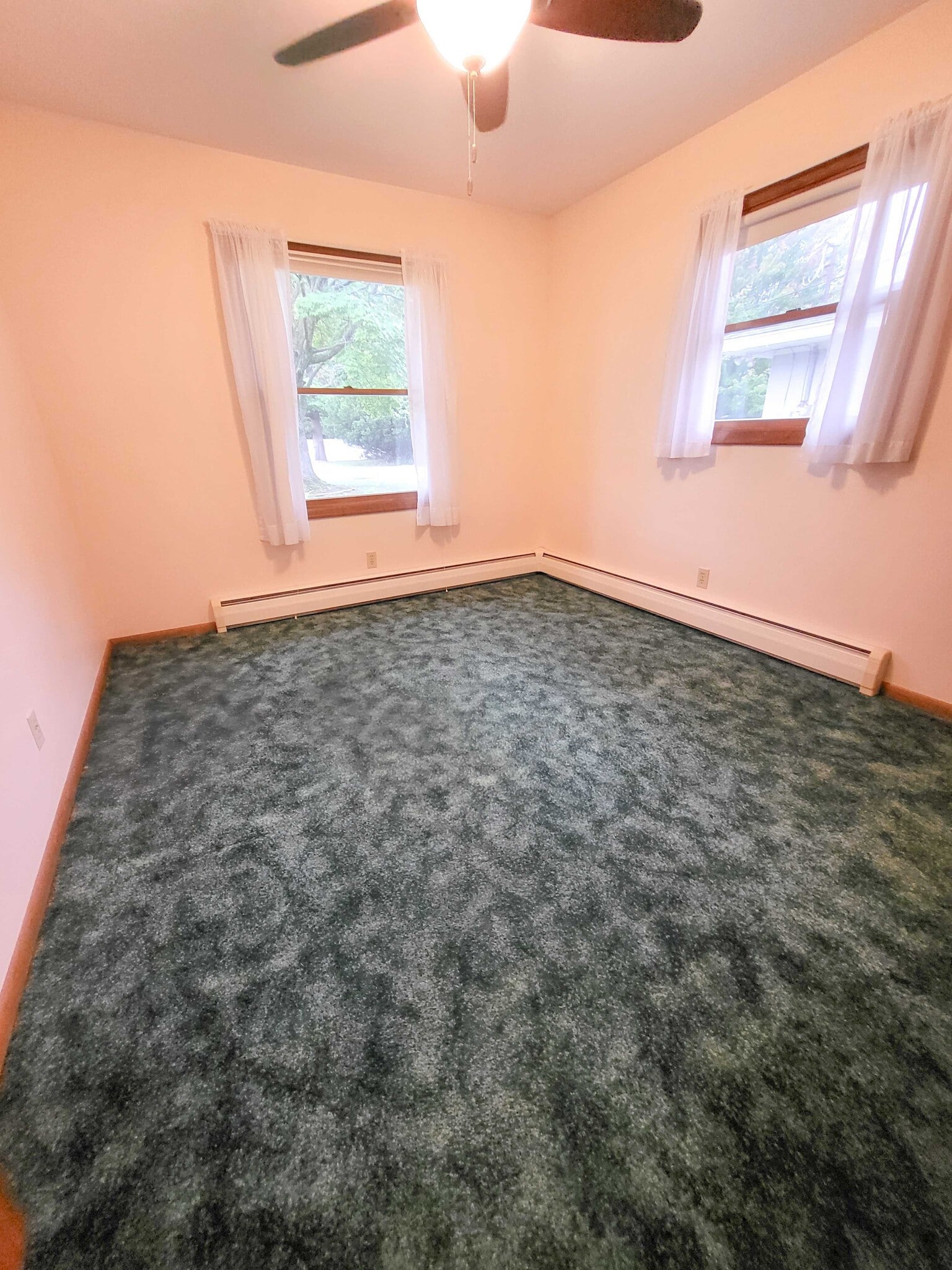 Building Photo - 4872 Elmwood St