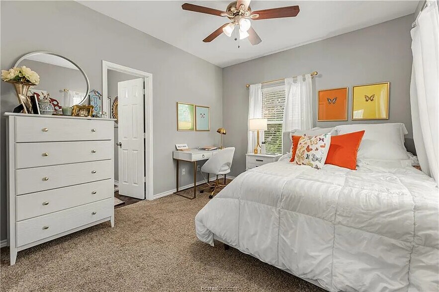 Building Photo - 410 Montclair Ave