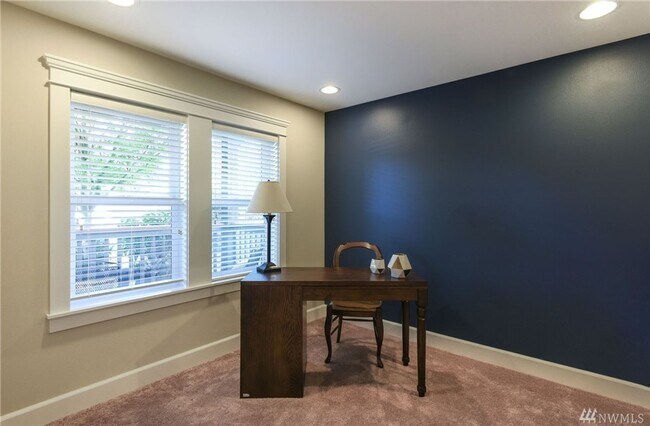 Building Photo - Stunning 3 Bed 2.5 Bath Home in Fremont