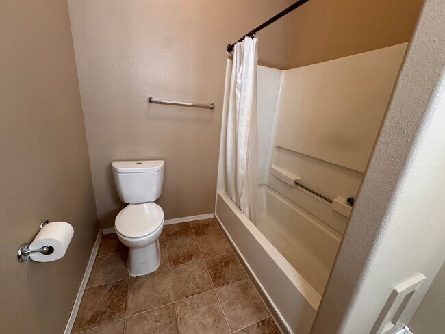 Building Photo - 5615 Del Oeste Dr NW