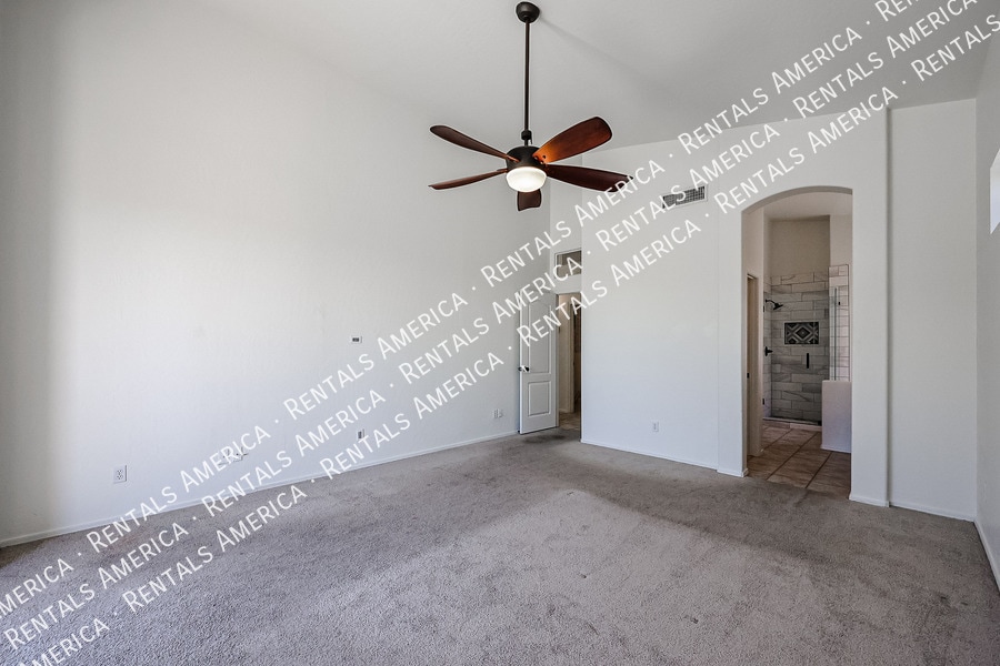 Building Photo - 3055 N Red Mountain