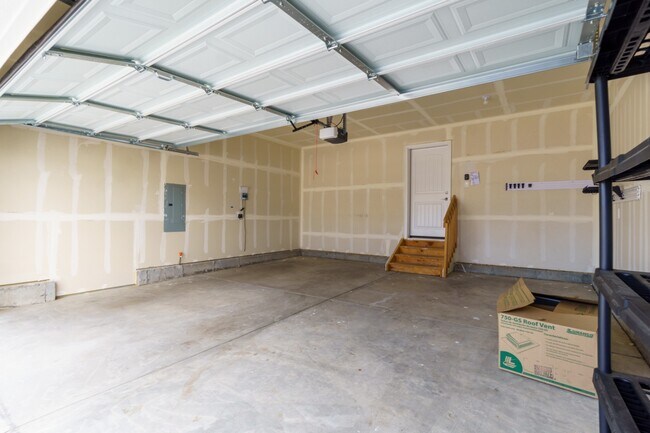 Building Photo - 6736 Skuna Dr