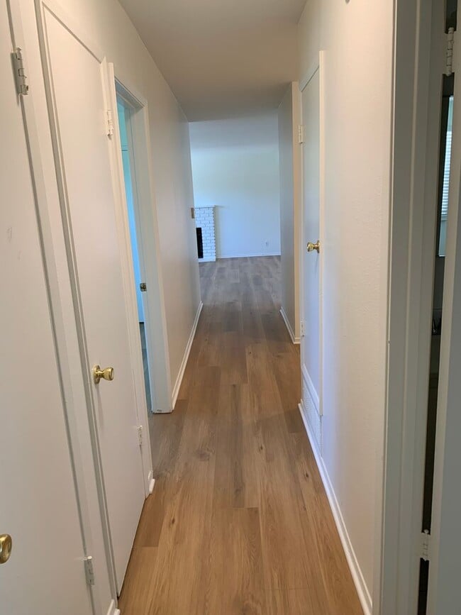 Building Photo - Great Neighborhood, 3 Bedroom Home for Rent