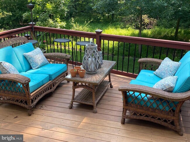 Building Photo - 1226 Pine Grove Rd