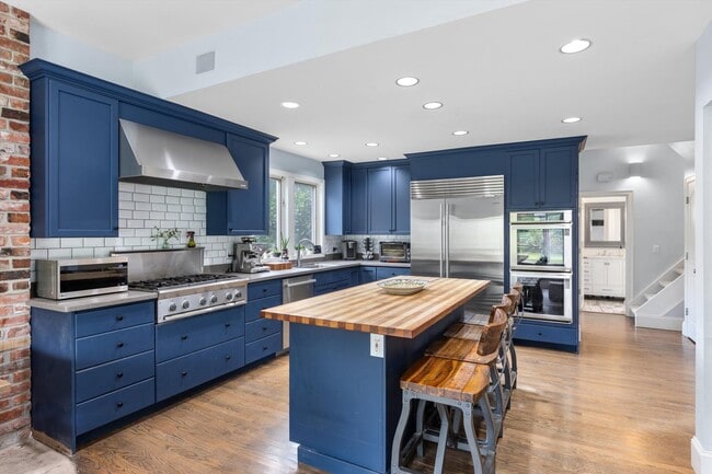 Building Photo - 18804 NE 106th St