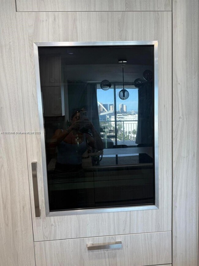 Building Photo - 275 NE 18th St