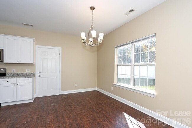 Building Photo - 10122 Victoria Blake Dr