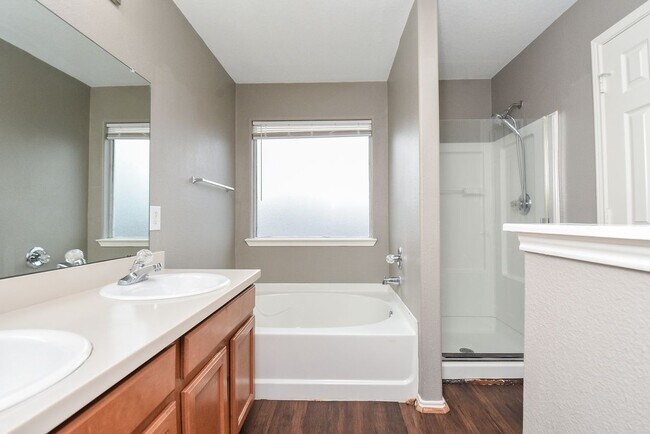 Building Photo - 642 Kiley Dr