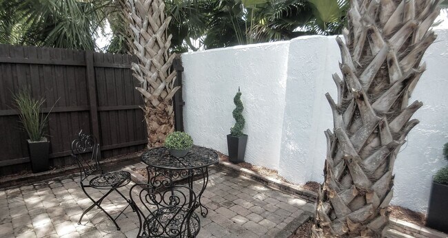 Building Photo - Beautiful  Furnished 1/1 condo x Rent  in Winter Park Next to Full Sail University !