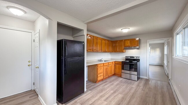 Building Photo - Gorgeous single-family Home