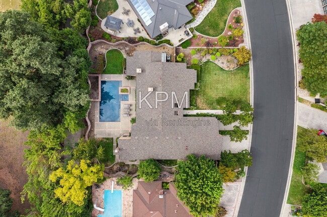 Building Photo - 3342 Cove Cir