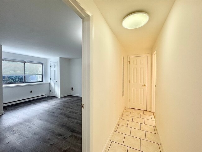 Building Photo - 30 Juniper Rd