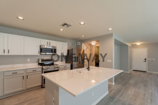 Building Photo - 1057 S Deerfield Ln