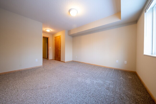 Building Photo - 16520 Tranquility Ct