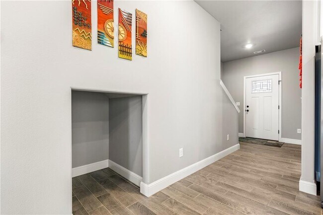 Building Photo - 2041 Tallgrass Ter