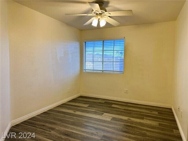 Building Photo - 2706 Chokecherry Ave