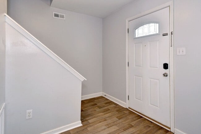 Building Photo - Cute Two Story With Nice Upgrades
