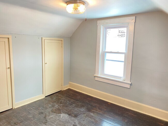 Building Photo - 985 28th St