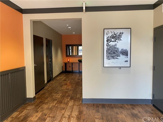 Building Photo - 524 S Anaheim Blvd