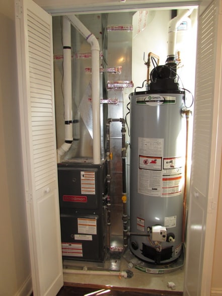 Building Photo - 8246 S Racine Ave