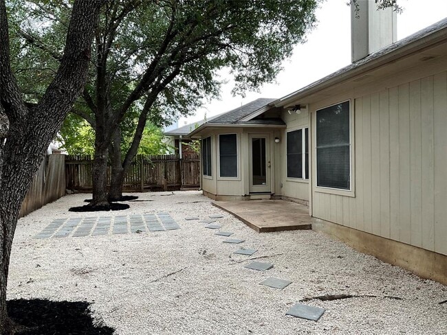 Building Photo - 1008 Chippewa