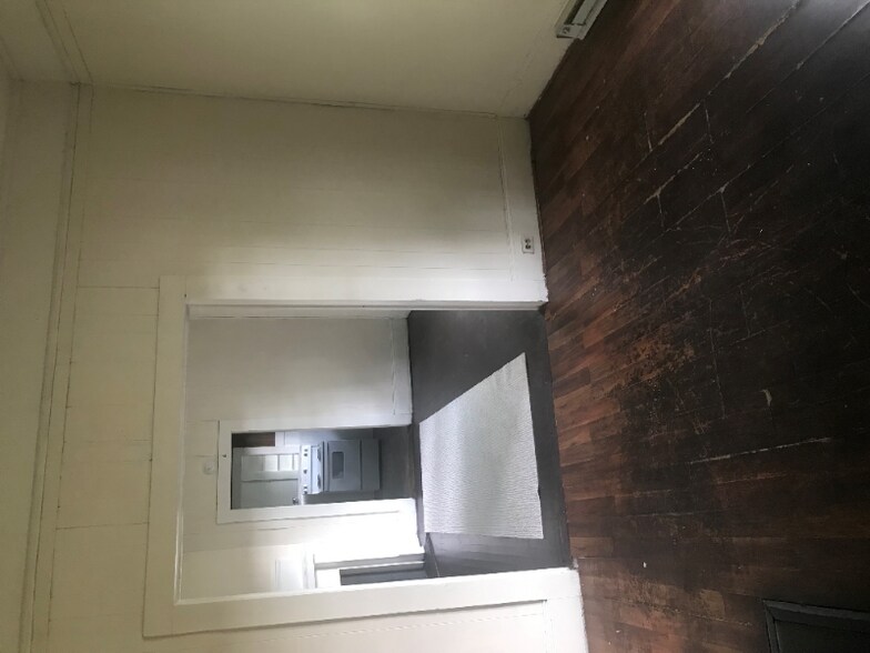 Building Photo - 117 E McNeely Ave