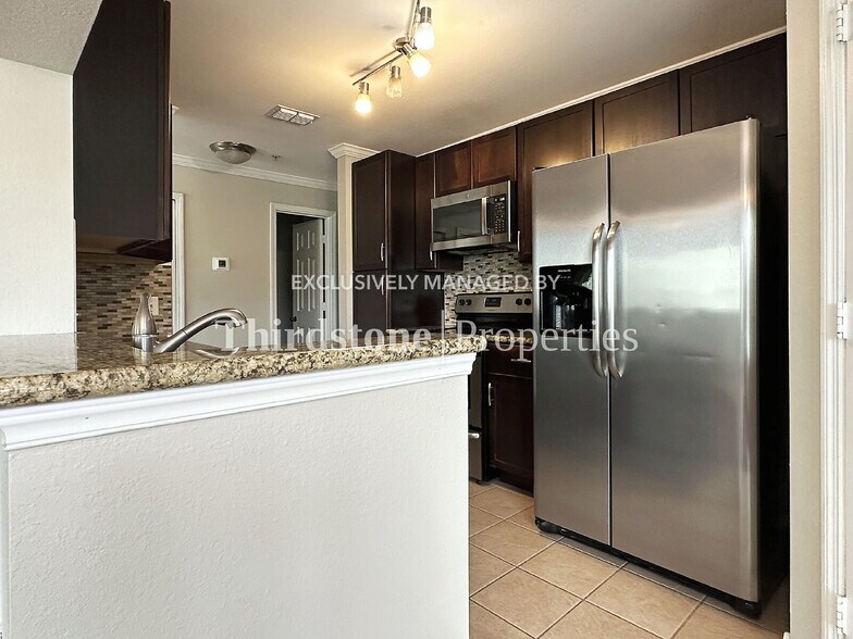 Building Photo - 7800 Point Meadows Dr