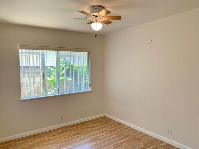 Building Photo - Beautiful SFH 4 bedroom, 2.5 bath, garage with large yard