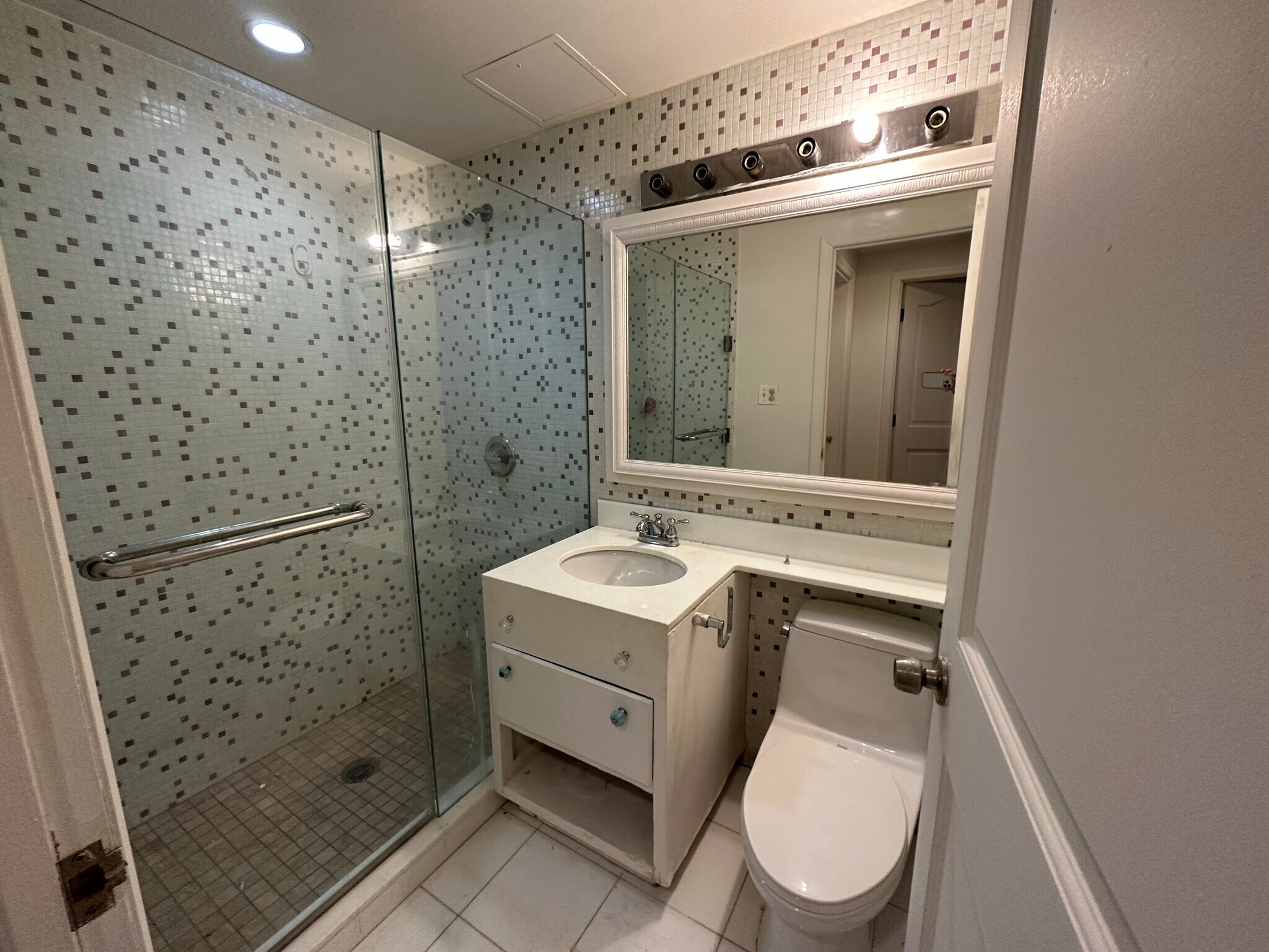 Building Photo - 13203 Sanford Ave